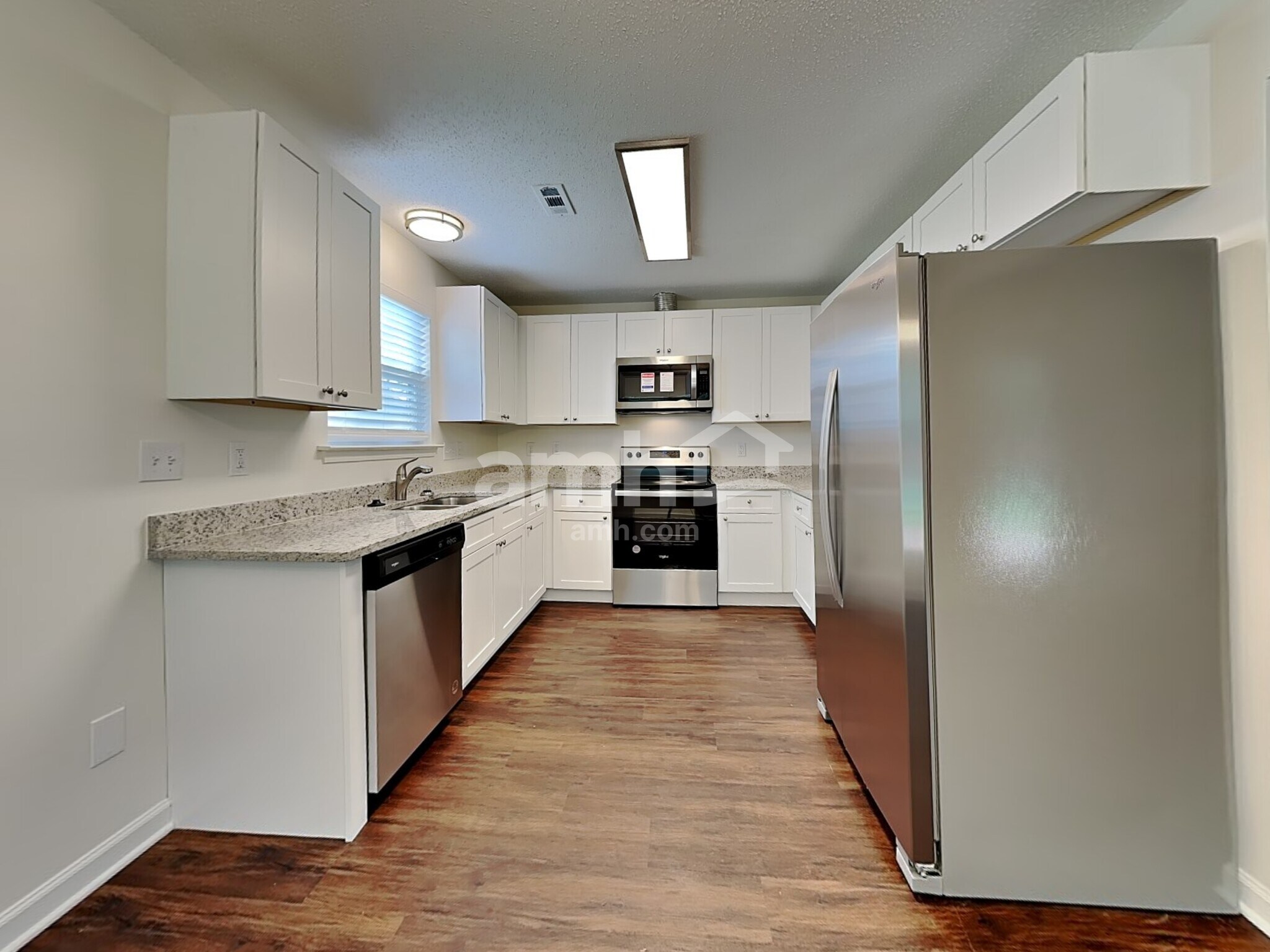 Building Photo - 595 River Glen Ct