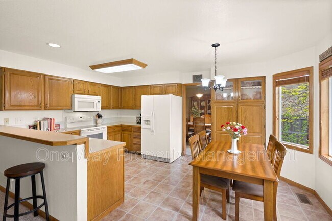 Building Photo - 508 Parkwood Dr