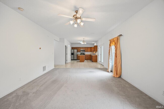 Building Photo - 987 Marwyck St