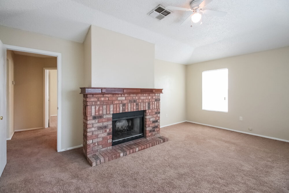 Building Photo - 1158 N Florence Dr