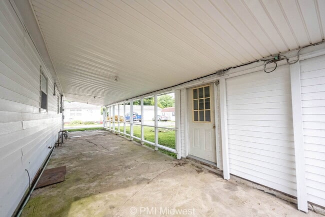 Building Photo - "Charming 3-Bedroom Haven in Mooresville –...