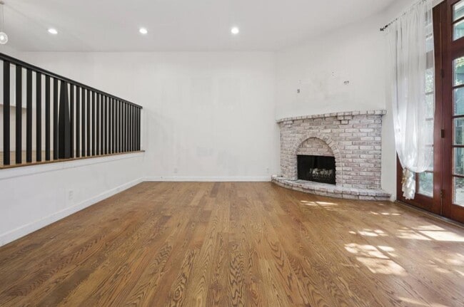 Building Photo - 6509 Kester Ave