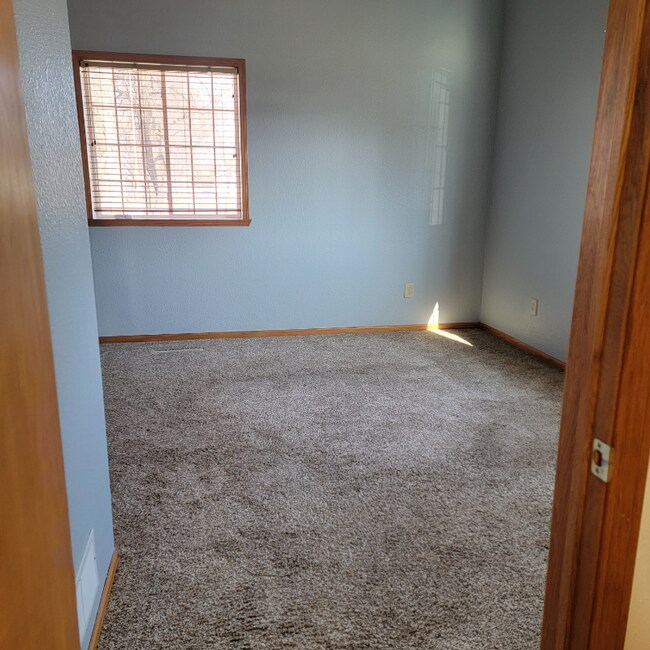 Building Photo - W240 County Rd H