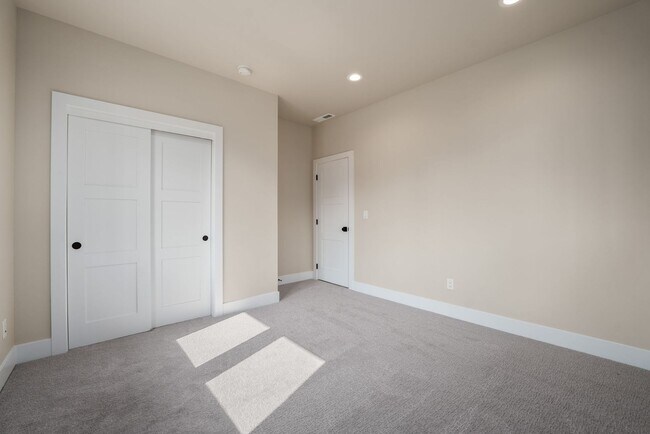 Building Photo - 2971 NW Polarstar Ave