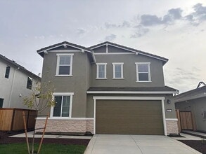 Building Photo - Spacious 5-Bedroom Retreat with 3 Full Baths in Charming Elk Grove