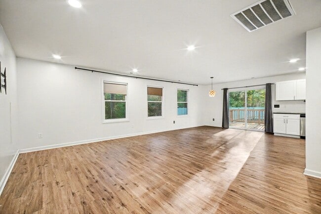 Building Photo - Modern Coastal Retreat | 3BR/2BA Home Buil...