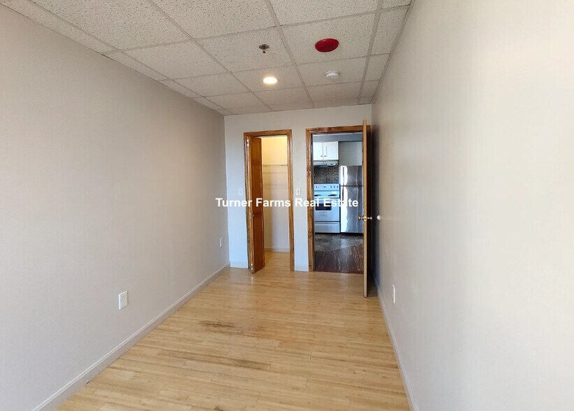Building Photo - 72 Kneeland St