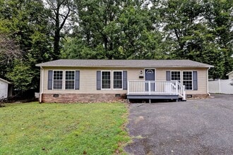 Building Photo - 129 Briar Ln
