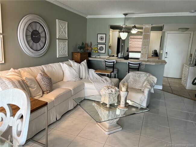 Building Photo - 1950 SW Palm City Rd