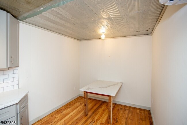 Building Photo - 54 Coryell St