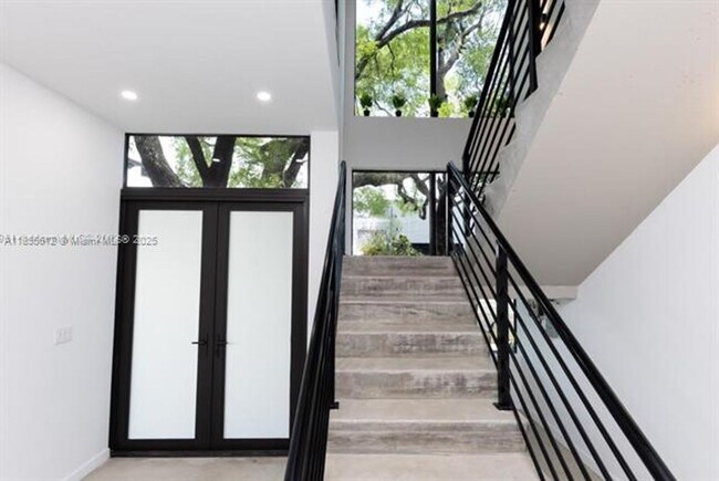 Building Photo - 7101 NE 4th Ct