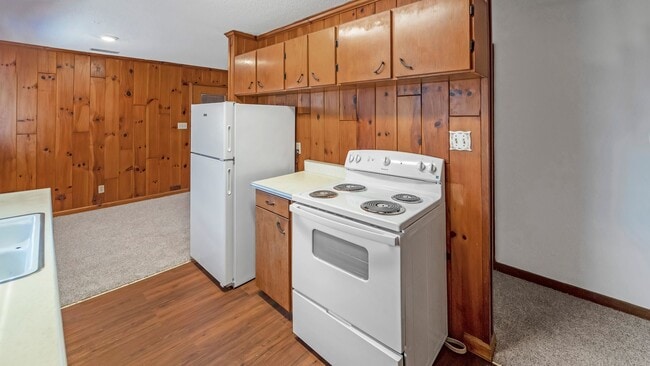 Building Photo - Cozy 3-Bedroom Home with Corner Lot in Rincon