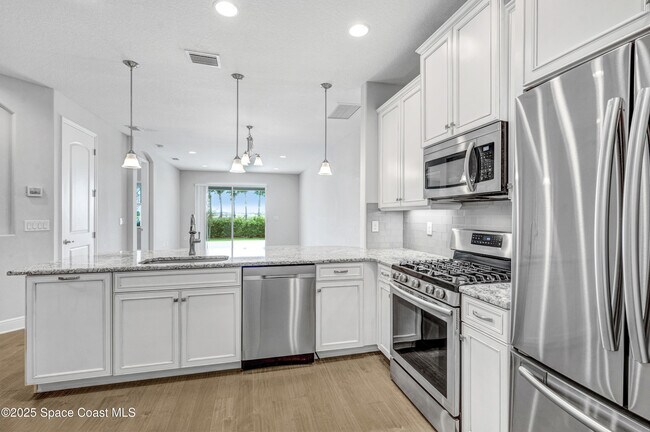 Building Photo - 8313 Loren Cove Dr