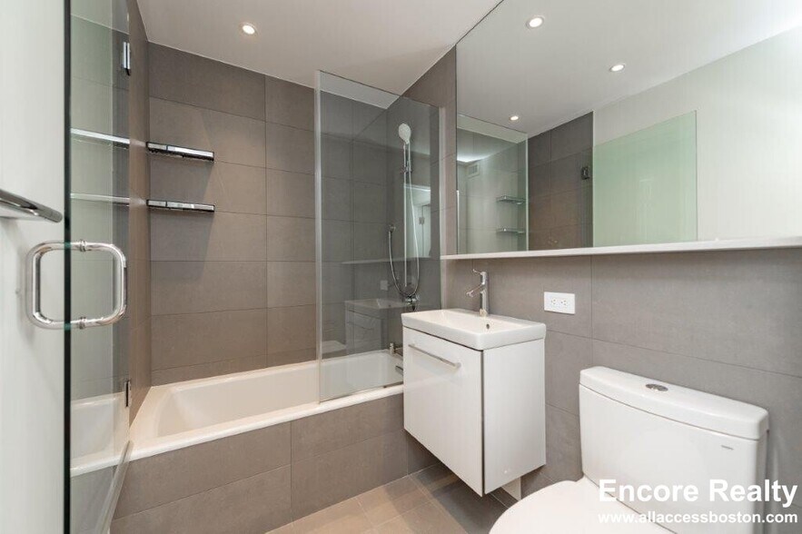 Building Photo - 1400 Columbia Rd