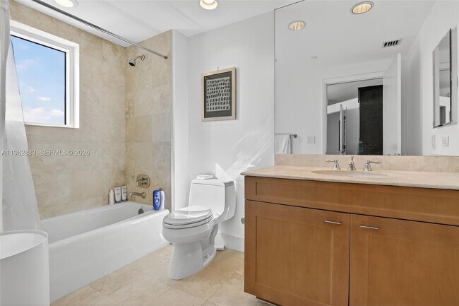 Building Photo - 6000 Island Blvd