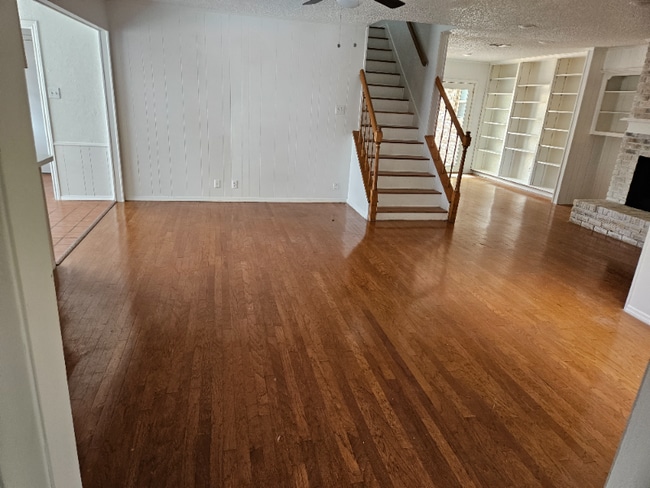 Building Photo - 2427 Richview Ct