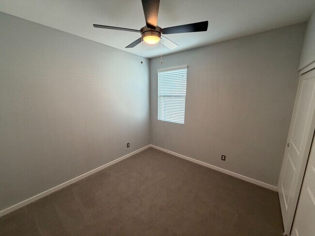 Building Photo - 3673 E Sandoval Dr