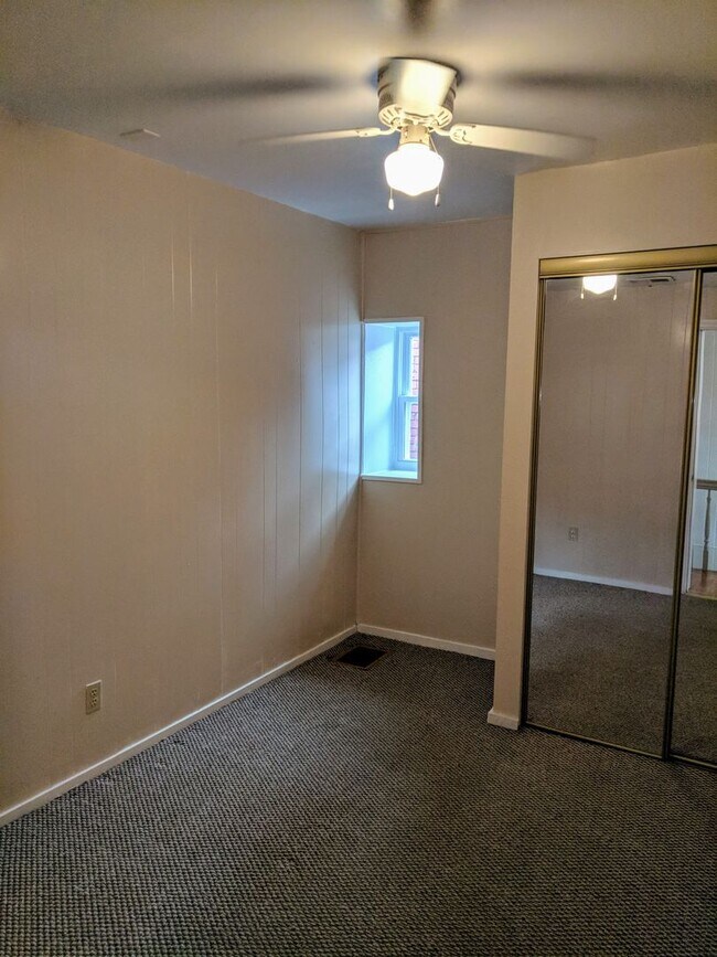 Building Photo - 355 Atwood St