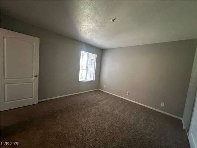 Building Photo - 2120 Sealion Dr