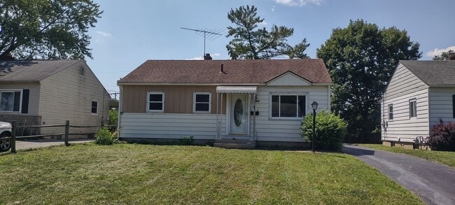 Primary Photo - Charming Mid-Century Ranch in North Linden!