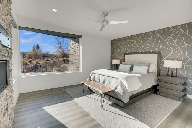 Building Photo - Contemporary Fully Furnished Four Bed Four Bath Masterpiece in Tetherow