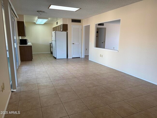 Building Photo - 9338 W Glen Oaks Cir N