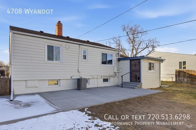 Building Photo - 4708 Wyandot St