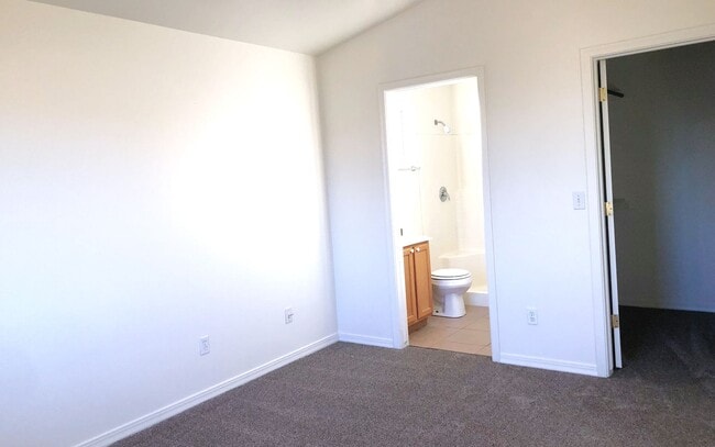 Building Photo - Charming 3+2 home in the heart of Kingman!