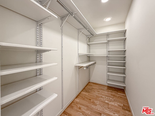 Building Photo - 2123 Sycamore Canyon Rd