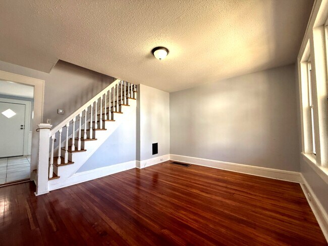 Building Photo - 732 Brooks St