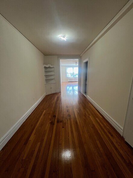 Building Photo - 155 Evergreen Pl