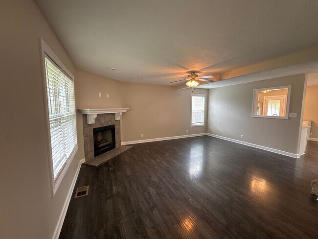 Building Photo - 612 Fox Path Ln