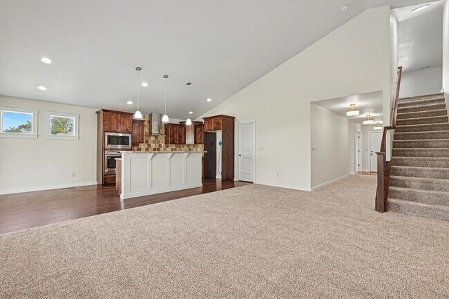 Building Photo - 2040 Kelly Dr