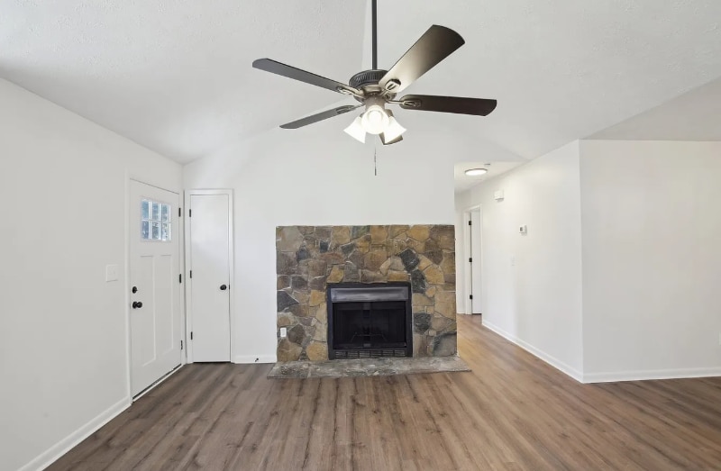 Building Photo - 109 Rosswood Dr