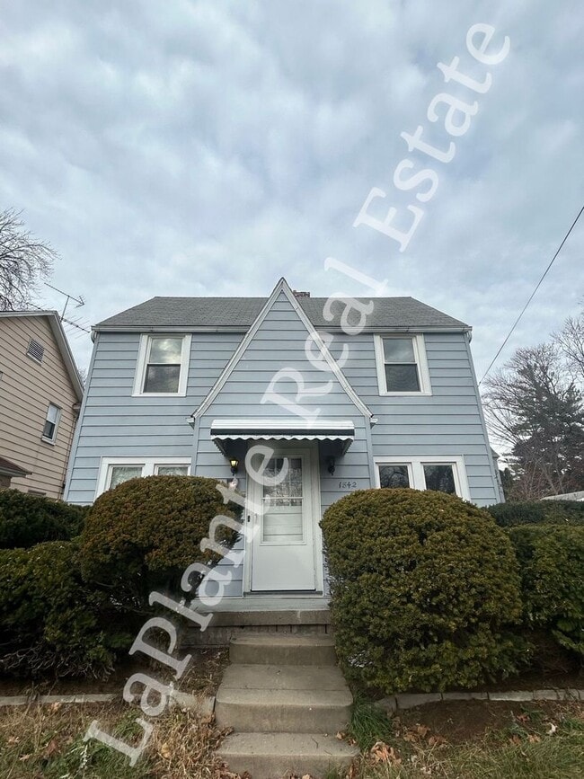 Building Photo - Cozy 3-Bedroom Home in West Toledo