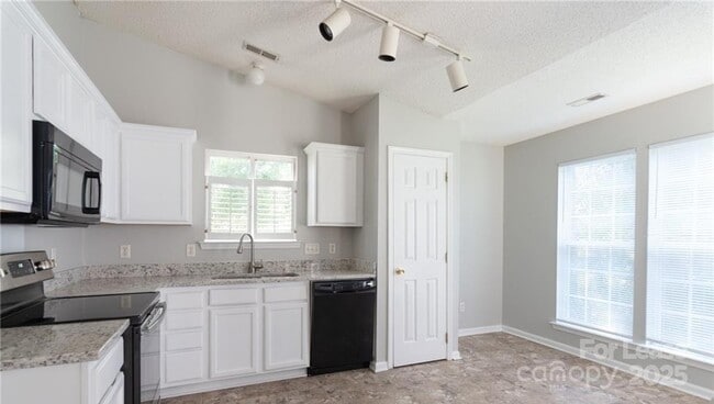 Building Photo - 6209 Foster Brook Dr