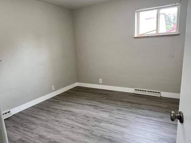 Building Photo - 347 N Washington Ave