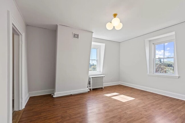 Primary Photo - 14-2 Deering St