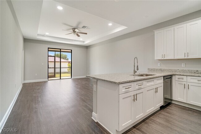Building Photo - 809 Agnes Ave