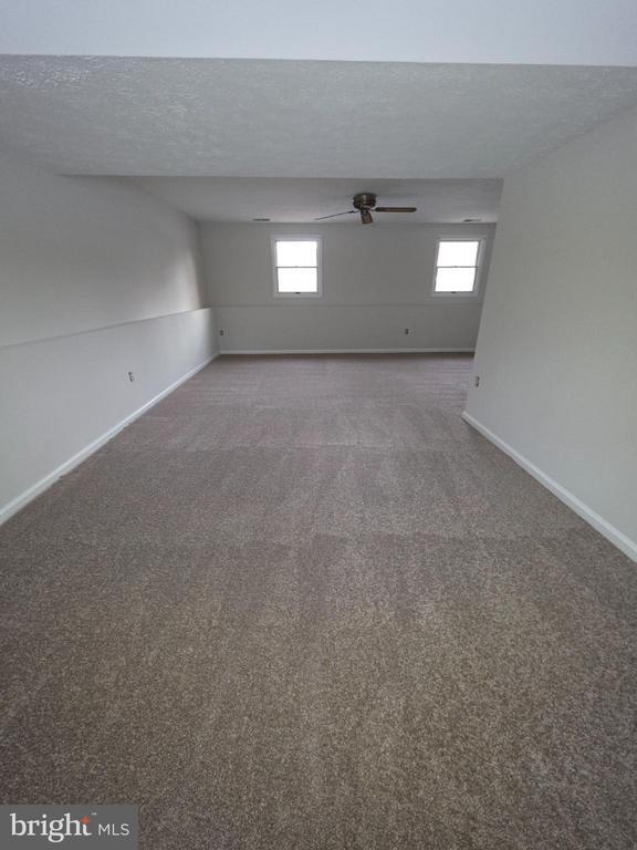 Building Photo - 10854 Green View Way