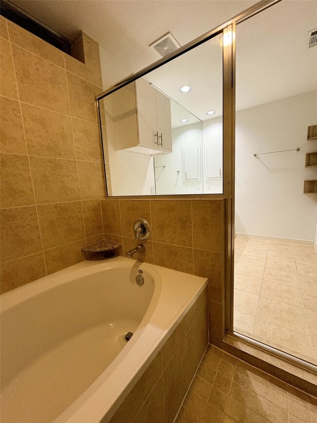 Building Photo - 2918 Commerce St