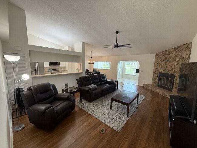 Building Photo - 9394 Westlinks Terrace