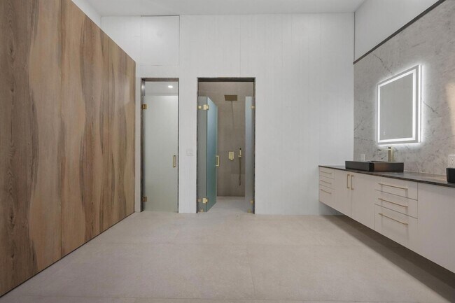 Building Photo - 13090 Touchstone Pl