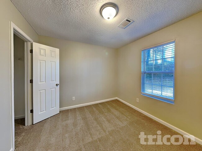 Building Photo - 1522 Mill Creek Rd