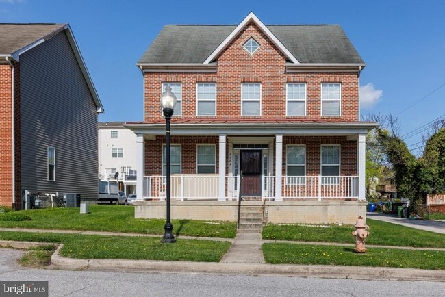 Building Photo - 4704 Denview Way