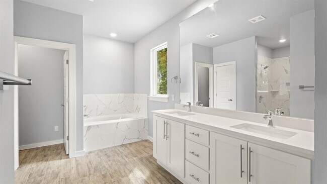 Building Photo - 12624 E Hefner Rd