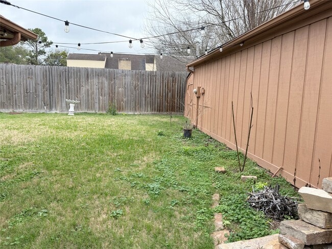 Building Photo - 9002 Sabastian Dr