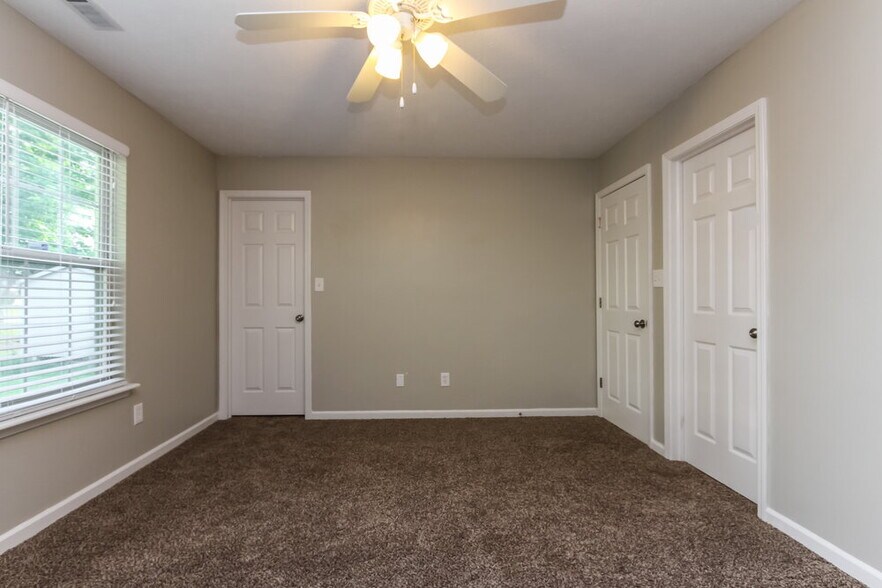 Building Photo - 1555 Sanner Dr