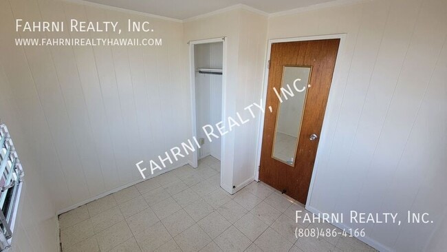 Building Photo - 1009 Maluna St