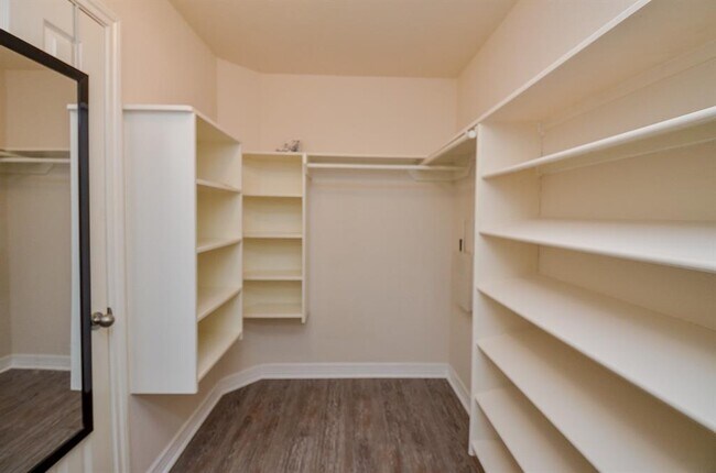 Building Photo - 9996 Boulder Bend Ln